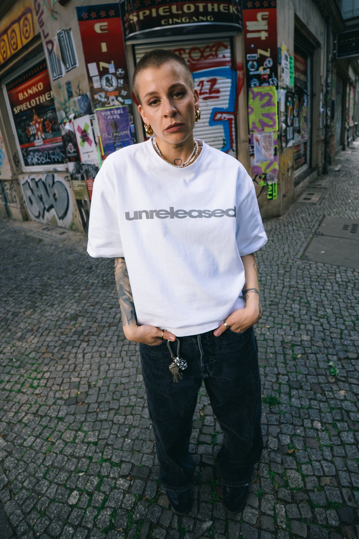 REFLECTIVE LOGO TEE
